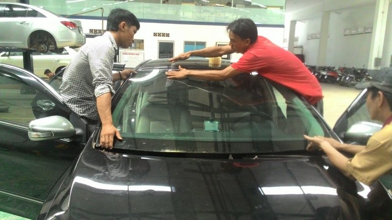 *THAY KÍNH XE Ô TÔ tận nơi